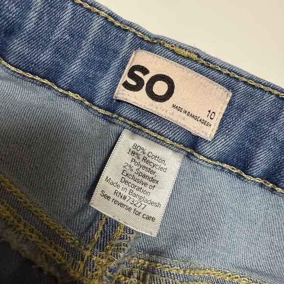 SO Girls Denim Shorts Sz 10 Embroidered Daisies Daisy Light Wash Raw Hem - Picture 4 of 4